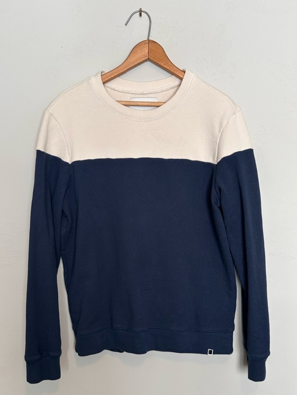 Solid & Striped Navy & Cream Colorblock Crewneck Sweatshirt | Size Medium